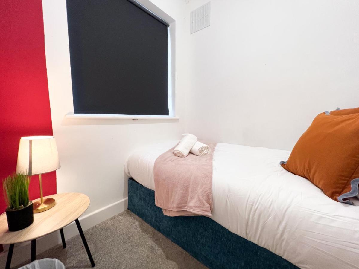 Sheldon House 3 Bed Cosy Home Nr Jlr & Nec Esterno foto